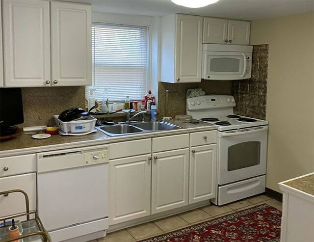 Nhà bếp trước khi sửa chữa.