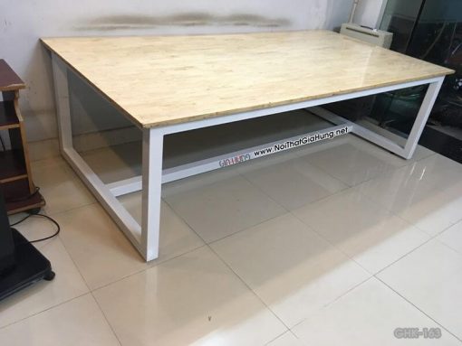 Bàn họp văn phòng khung chất sắt mặt gỗ cao su GHS-711