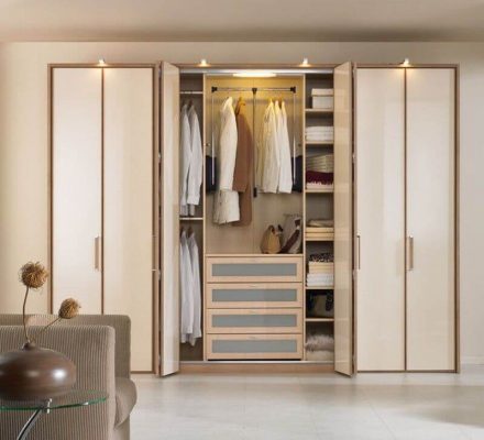 8 lưu ý khi chọn tủ quần áo đúng phong thủy cho nhà thịnh vượng, hạnh phúc bền lâu