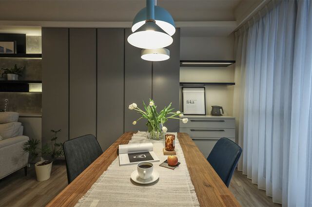 Căn hộ đầy nắng với góc nào cũng riêng tư, hiện đại dù diện tích khiêm tốn 8 Góc nhỏ còn là nơi ăn tối ấm cúng.