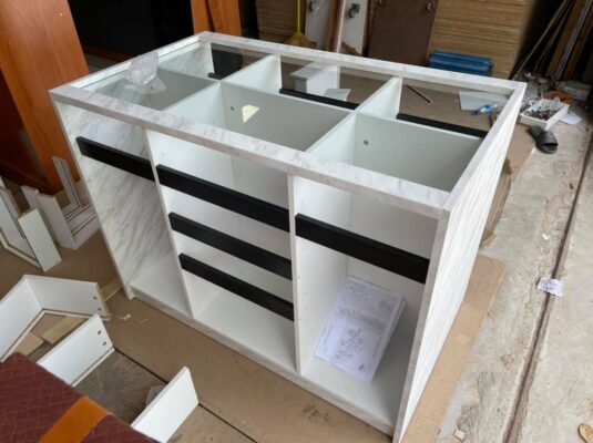 Tủ trưng bày sản phẩm gỗ công nghiệp vân đá GHF-7705 7 Tủ trưng bày sản phẩm gỗ công nghiệp vân đá GHF-7705