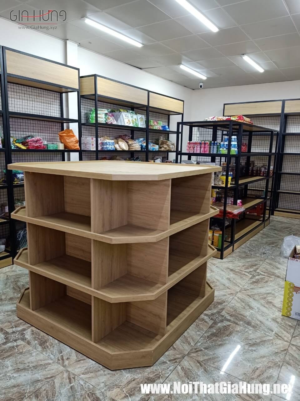 Thi công kệ trưng bày sản phẩm tại MiniMart – Cao Tốc TpHCM – Trung Lương 6 thi cong ke trung bay san pham tai minimart cao toc tphcm trung luong 3