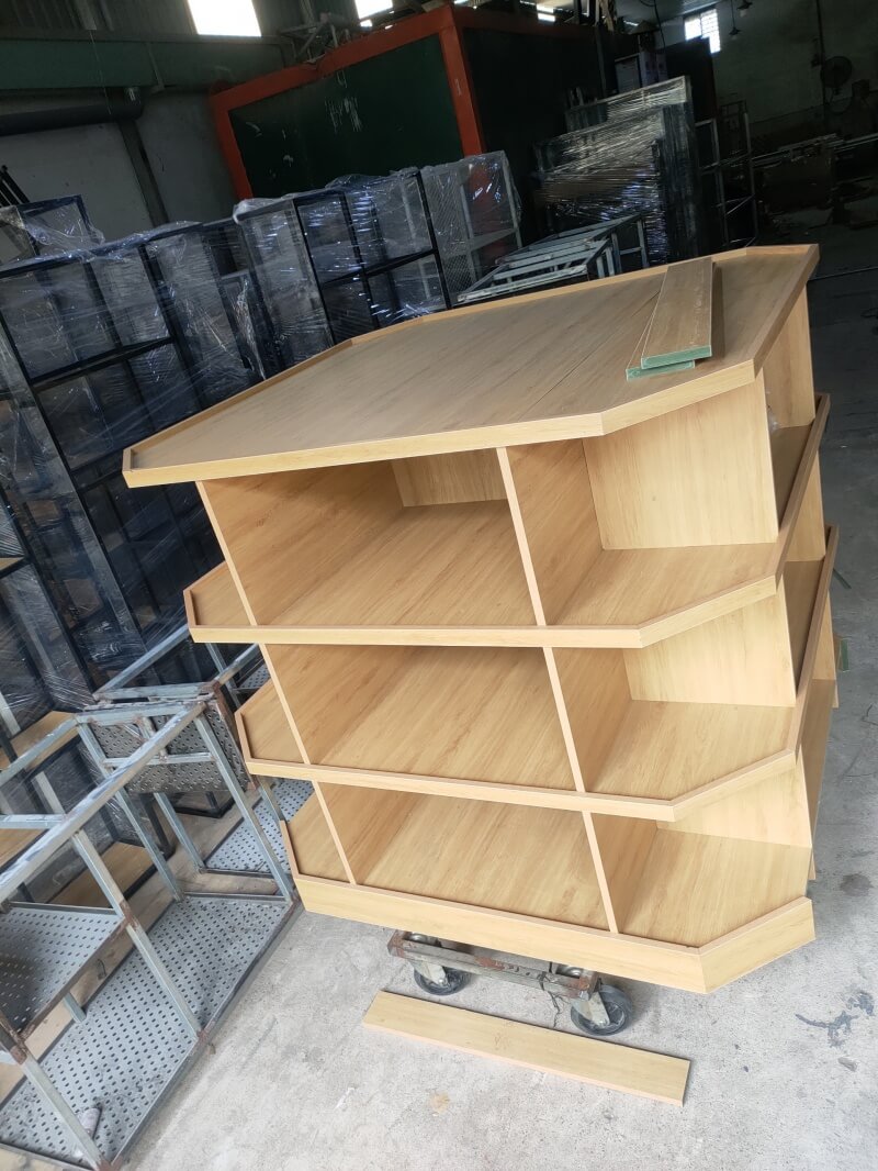 Thi công kệ trưng bày sản phẩm tại MiniMart – Cao Tốc TpHCM – Trung Lương 13 thi cong ke trung bay san pham tai minimart cao toc tphcm trung luong 32 1