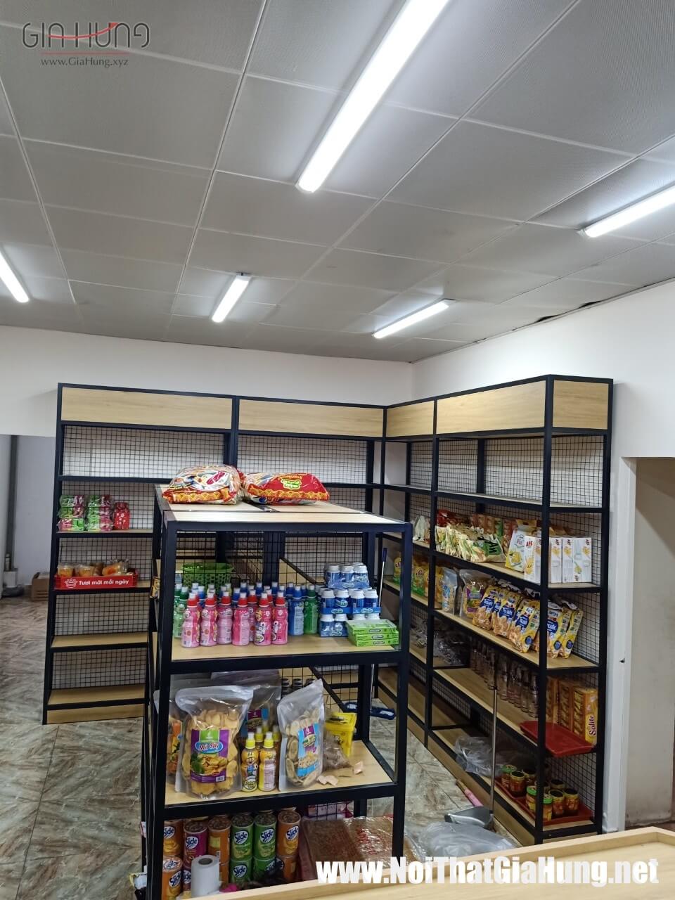 Thi công kệ trưng bày sản phẩm tại MiniMart – Cao Tốc TpHCM – Trung Lương 5 thi cong ke trung bay san pham tai minimart cao toc tphcm trung luong 4
