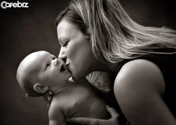 6347ret bw mother child web1 15293987878021184938883 1529399063657714123803