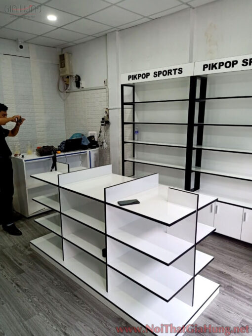 Kệ trưng bày sản phẩm shop thể thao Pik Pop Sports GHS-9565