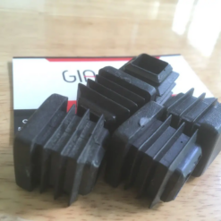 Bịt nhựa đầu sắt/ inox hộp 20×20 SGH-986